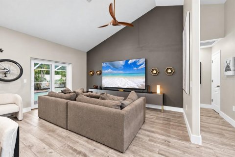 Villa ou maison à vendre à Sarasota, Floride: 3 chambres, 144.93 m2 № 2415543 - photo 8
