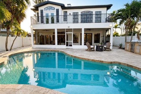 Casa en venta en North Redington Beach, Florida, 5 dormitorios, 377.46 m2 № 2221573 - foto 16