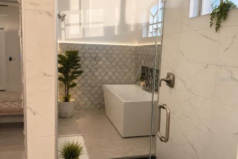 Casa en venta en North Redington Beach, Florida, 5 dormitorios, 377.46 m2 № 2221573 - foto 13