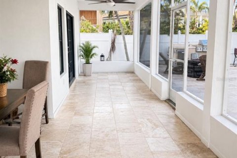 Casa en venta en North Redington Beach, Florida, 5 dormitorios, 377.46 m2 № 2221573 - foto 14
