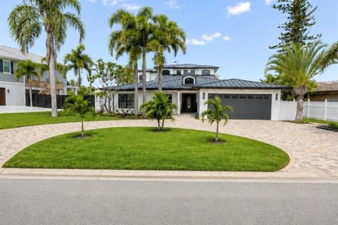 Villa ou maison à North Redington Beach, Floride 5 chambres, 377.46 m2 № 2221573