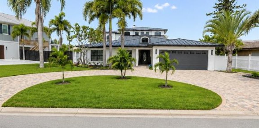 Casa en North Redington Beach, Florida 5 dormitorios, 377.46 m2 № 2221573