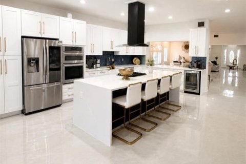 Casa en venta en North Redington Beach, Florida, 5 dormitorios, 377.46 m2 № 2221573 - foto 6