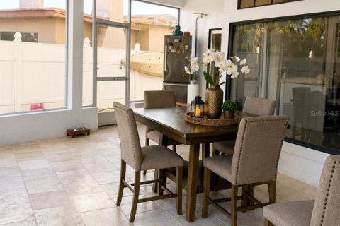 Casa en venta en North Redington Beach, Florida, 5 dormitorios, 377.46 m2 № 2221573 - foto 12