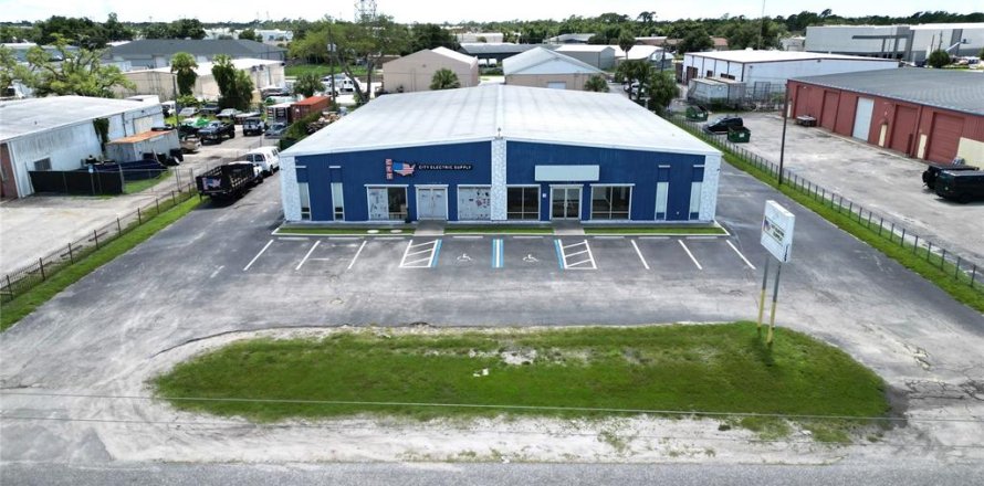Immobilier commercial à Port Charlotte, Floride № 1810039
