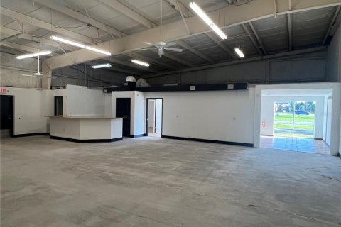 Propiedad comercial en alquiler en Port Charlotte, Florida № 1810039 - foto 11