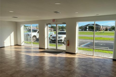 Propiedad comercial en alquiler en Port Charlotte, Florida № 1810039 - foto 9