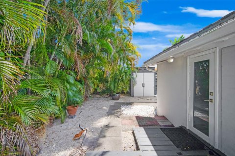 Casa en venta en Fort Lauderdale, Florida, 4 dormitorios, 253.99 m2 № 2030542 - foto 27