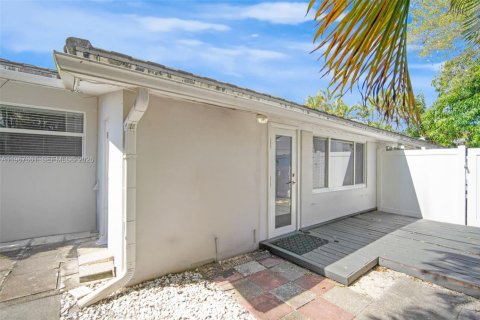 Casa en venta en Fort Lauderdale, Florida, 4 dormitorios, 253.99 m2 № 2030542 - foto 24