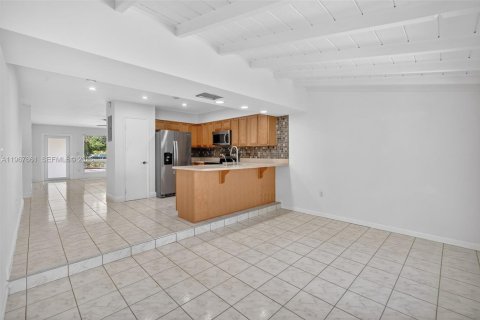 Casa en venta en Fort Lauderdale, Florida, 4 dormitorios, 253.99 m2 № 2030542 - foto 21