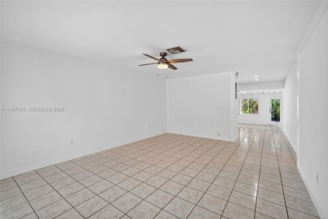 Casa en venta en Fort Lauderdale, Florida, 4 dormitorios, 253.99 m2 № 2030542 - foto 9