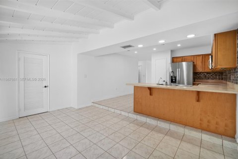 Casa en venta en Fort Lauderdale, Florida, 4 dormitorios, 253.99 m2 № 2030542 - foto 22