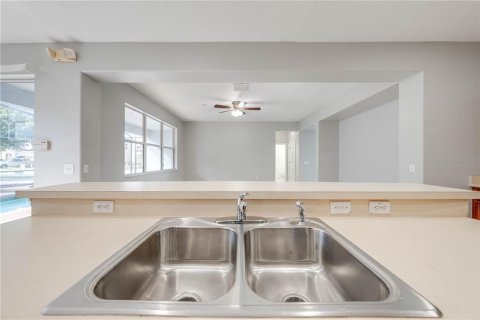 Villa ou maison à vendre à Kissimmee, Floride: 5 chambres, 290.51 m2 № 1559413 - photo 13