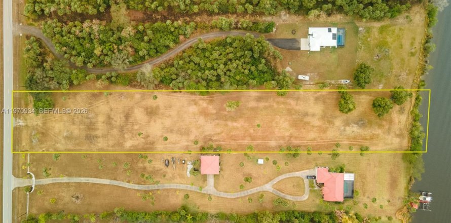 Land in LaBelle, Florida № 2031490