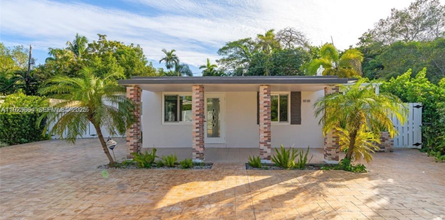 Casa en Miami, Florida 3 dormitorios, 102.19 m2 № 1984145