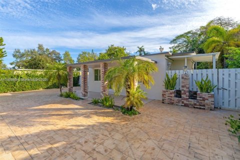 Casa en venta en Miami, Florida, 3 dormitorios, 102.19 m2 № 1984145 - foto 3