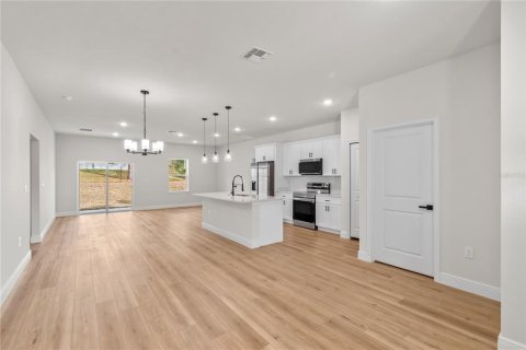 House in Citrus Springs, Florida 4 bedrooms, 170.29 sq.m. № 2106269 - photo 11
