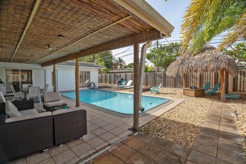 Casa en alquiler en Lauderdale-by-the-Sea, Florida, 3 dormitorios, 142.79 m2 № 1222623 - foto 1