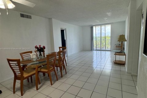 Condo in Miami, Florida, 2 bedrooms № 2081490