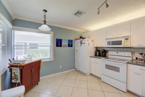 Townhouse in Deerfield Beach, Florida 3 bedrooms, 126.72 sq.m. № 1937273 - photo 4