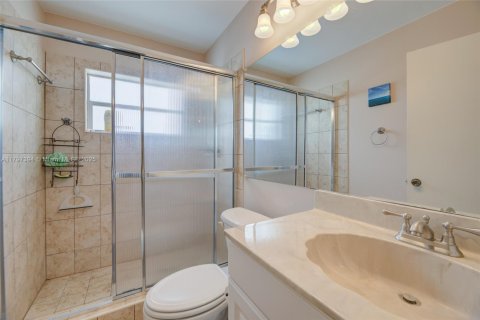 Townhouse in Deerfield Beach, Florida 3 bedrooms, 126.72 sq.m. № 1937273 - photo 23