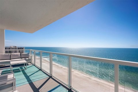 Condominio en alquiler en Longboat Key, Florida, 2 dormitorios, 136.57 m2 № 338779 - foto 30