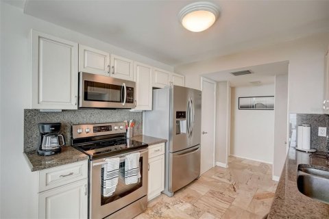 Condominio en alquiler en Longboat Key, Florida, 2 dormitorios, 136.57 m2 № 338779 - foto 9