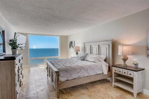 Condominio en alquiler en Longboat Key, Florida, 2 dormitorios, 136.57 m2 № 338779 - foto 17