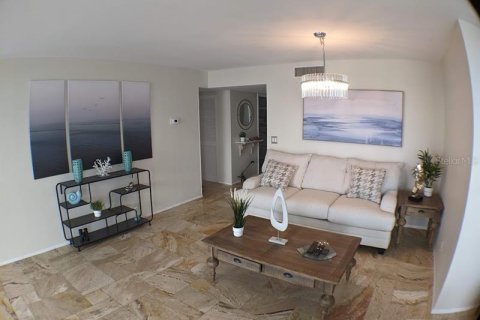 Condominio en alquiler en Longboat Key, Florida, 2 dormitorios, 136.57 m2 № 338779 - foto 1