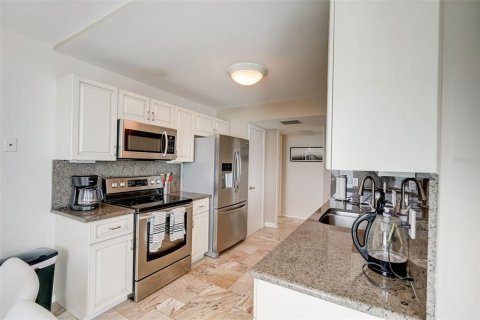 Condominio en alquiler en Longboat Key, Florida, 2 dormitorios, 136.57 m2 № 338779 - foto 8