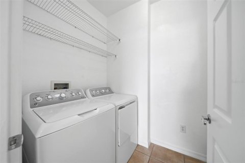 Снять в аренду таунхаус в Орландо, Флорида 5 комнат, 116.13м2, № 2230724 - фото 20