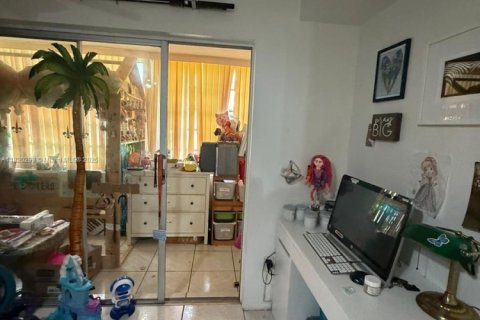 Condominio en venta en Miami, Florida, 1 dormitorio, 88.63 m2 № 1779732 - foto 6