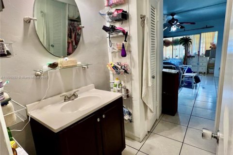 Condominio en venta en Miami, Florida, 1 dormitorio, 88.63 m2 № 1779732 - foto 8