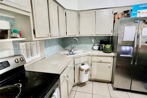 Condominio en venta en Miami, Florida, 1 dormitorio, 88.63 m2 № 1779732 - foto 5