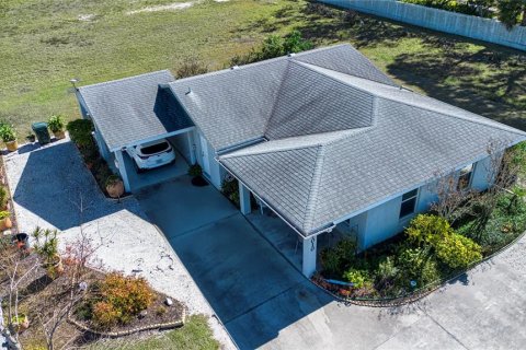House in Sarasota, Florida 2 bedrooms, 106.09 sq.m. № 1520885 - photo 4