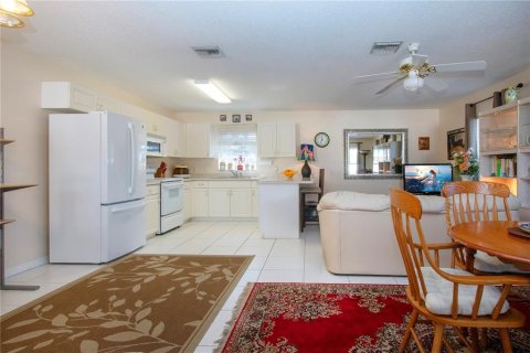 House in Sarasota, Florida 2 bedrooms, 106.09 sq.m. № 1520885 - photo 13