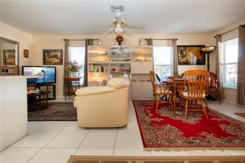 House in Sarasota, Florida 2 bedrooms, 106.09 sq.m. № 1520885 - photo 23