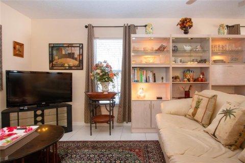 House in Sarasota, Florida 2 bedrooms, 106.09 sq.m. № 1520885 - photo 24
