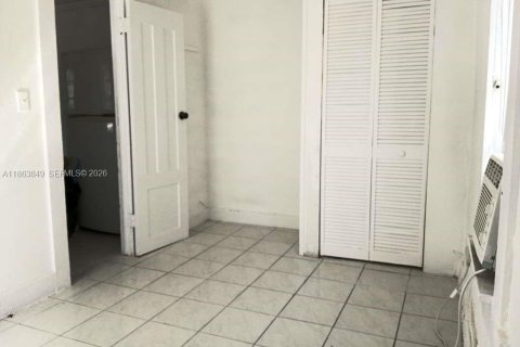 Снять в аренду виллу или дом в Майами, Флорида 2 спальни, 314.38м2, № 1977968 - фото 17