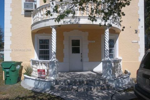 Снять в аренду виллу или дом в Майами, Флорида 2 спальни, 314.38м2, № 1977968 - фото 15