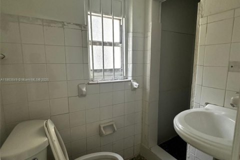 Villa ou maison à louer à Miami, Floride: 2 chambres, 314.38 m2 № 1977968 - photo 8