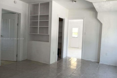 Снять в аренду виллу или дом в Майами, Флорида 2 спальни, 314.38м2, № 1977968 - фото 13