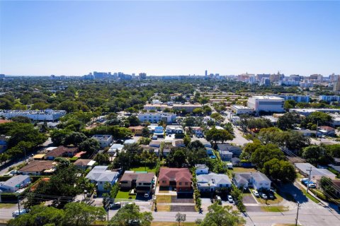 Villa ou maison à louer à Miami, Floride: 254.55 m2 № 1996126 - photo 14