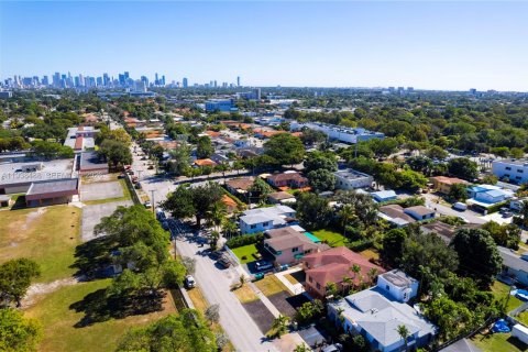 Villa ou maison à louer à Miami, Floride: 254.55 m2 № 1996126 - photo 15
