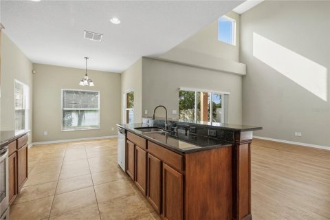 Casa en venta en Orlando, Florida, 5 dormitorios, 227.89 m2 № 2377914 - foto 10