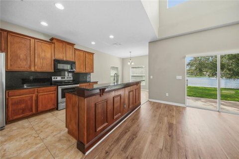 Casa en venta en Orlando, Florida, 5 dormitorios, 227.89 m2 № 2377914 - foto 12