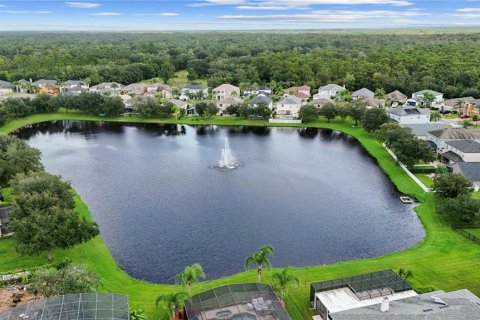 Casa en venta en Orlando, Florida, 5 dormitorios, 227.89 m2 № 2377914 - foto 4