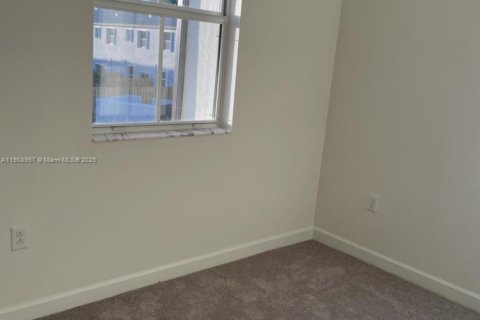 Casa en venta en Miami, Florida, 3 dormitorios, 137.77 m2 № 1967432 - foto 7