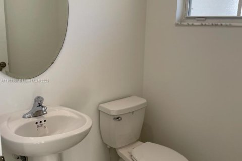 Casa en venta en Miami, Florida, 3 dormitorios, 137.77 m2 № 1967432 - foto 8