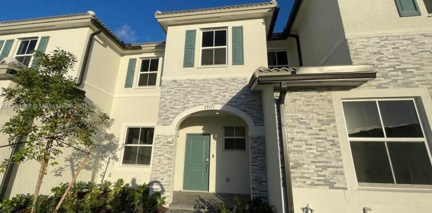 Casa en Miami, Florida 3 dormitorios, 137.77 m2 № 1967432